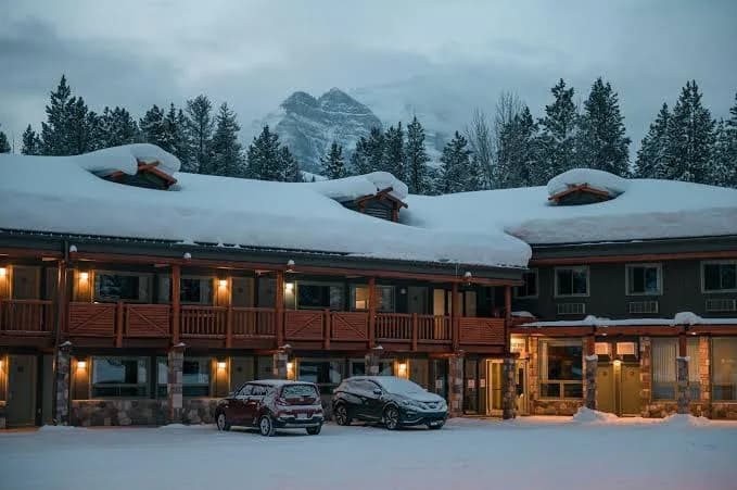 Mountaineer Lodge